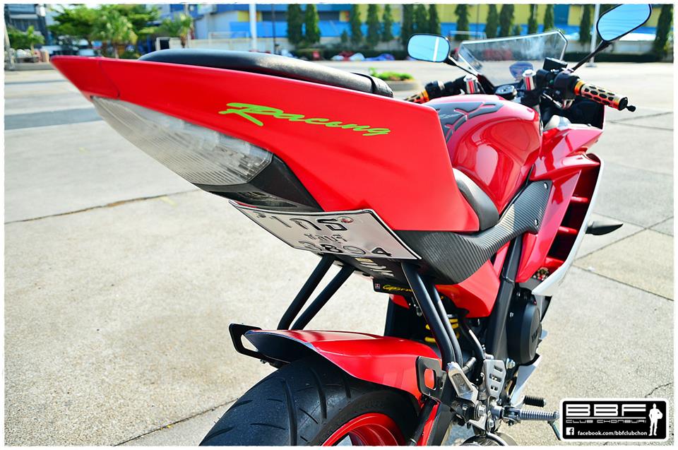 Modifikasi Yamaha R15 Red Style, Bisa Jadi Referensi Nih 